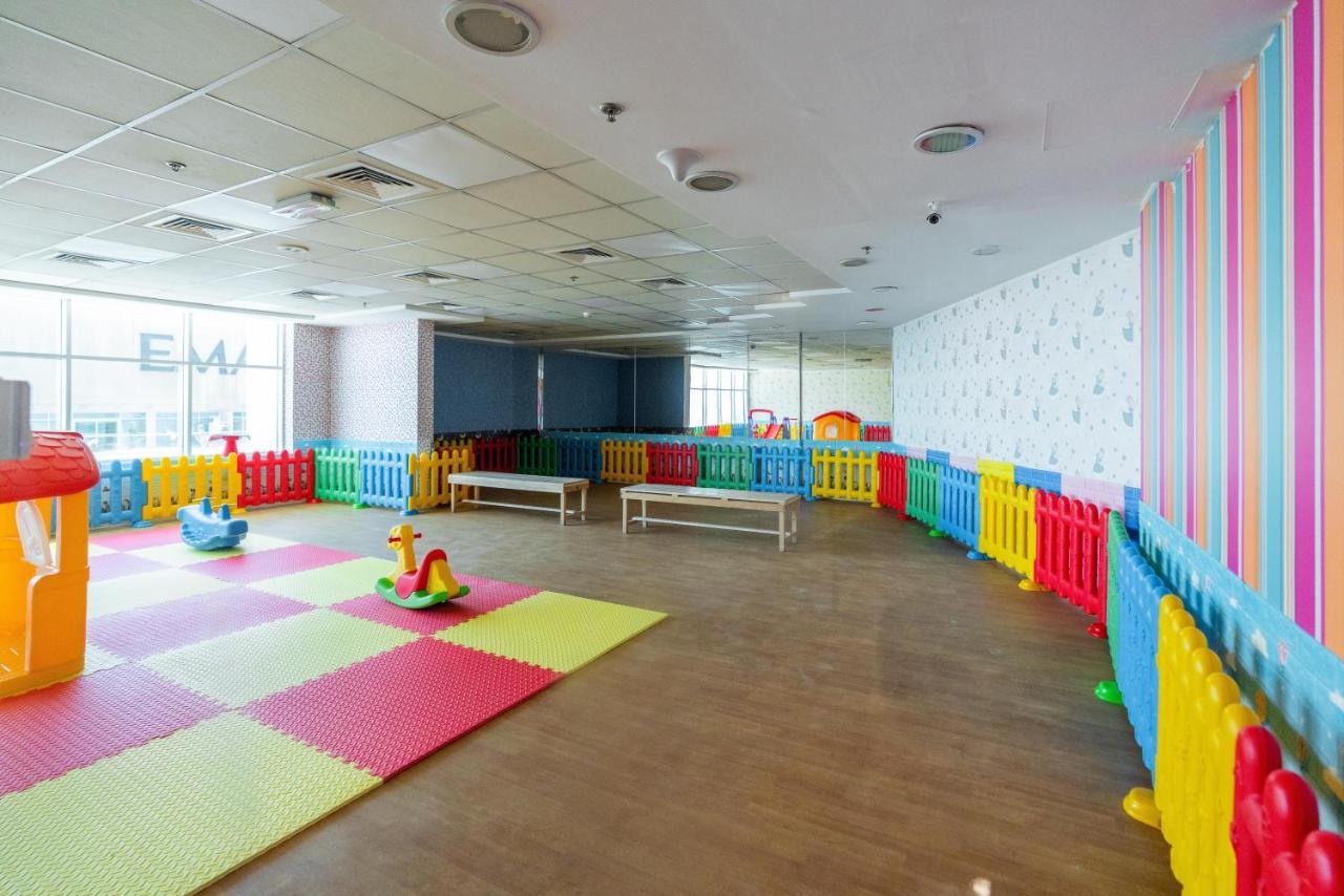 Spacious 2 Beds 5 Min Walk From Dubai Mall With Brand New Gym And Rooftop Swimming Pool Apartment Exterior photo